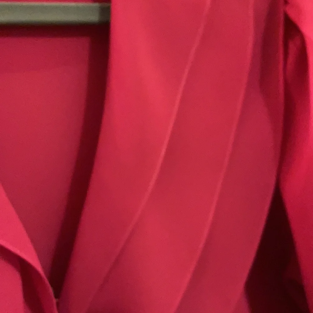 Josephine Sz 14 raspberry pleated blouse collared 3/4sleeves button closure wrap - Picture 9 of 10